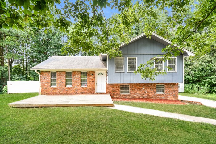 940 Longview Cir in Adamsville, AL - Building Photo