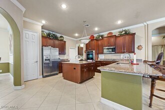 2900 SW 1st Terrace in Cape Coral, FL - Foto de edificio - Building Photo