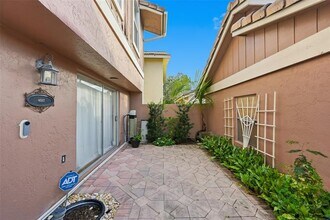 4337 Coral Springs Dr in Coral Springs, FL - Building Photo - Building Photo