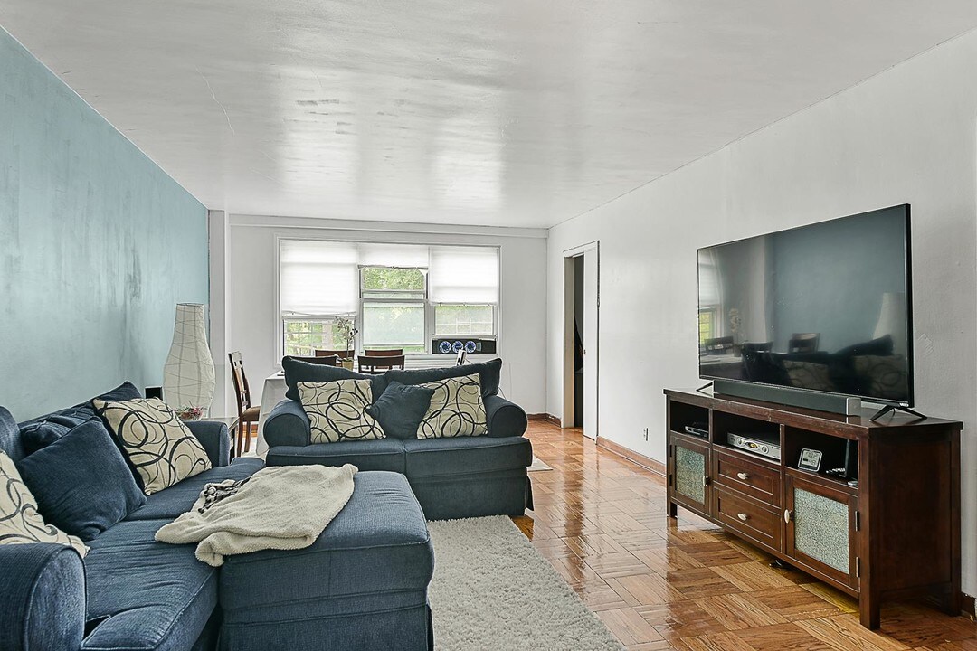 3935 Blackstone Ave-Unit -1-A in Bronx, NY - Building Photo