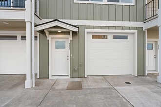 Oak Grove Estates in Medford, OR - Foto de edificio - Building Photo