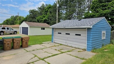 26 Wells Ave in Cheektowaga, NY - Foto de edificio - Building Photo