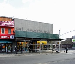 757 E Tremont in Bronx, NY - Foto de edificio - Building Photo