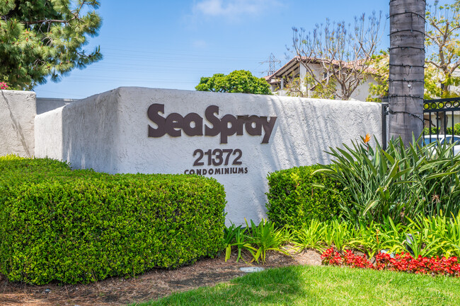 Sea Spray in Huntington Beach, CA - Foto de edificio - Building Photo