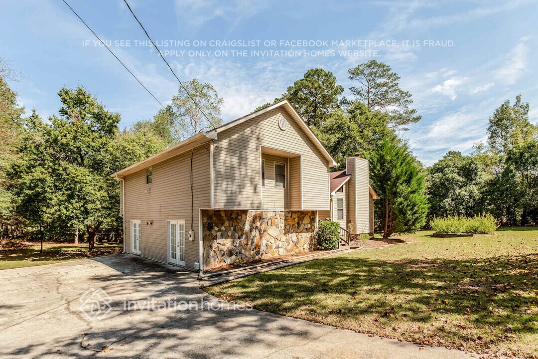 215 Merrydale Dr in Fayetteville, GA - Building Photo
