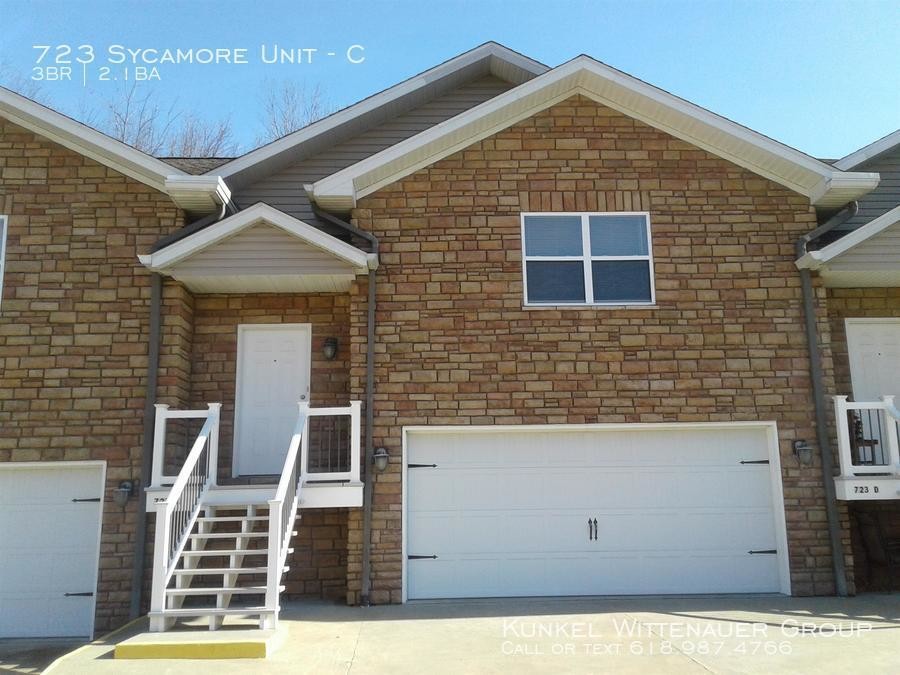 723 Sycamore St-Unit -C in Highland, IL - Foto de edificio