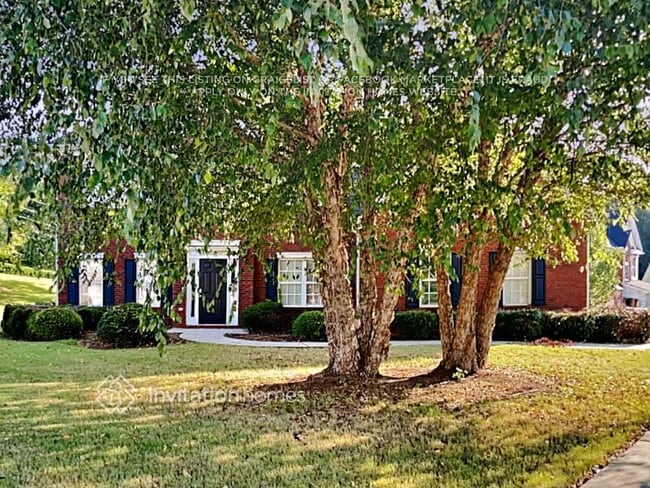 property at 3088 Woodmere Dr