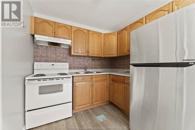 117 Cranbrook Ct in Essex, ON - Building Photo - Building Photo