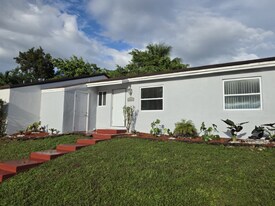 20845 Grouper Dr in Cutler Bay, FL - Building Photo