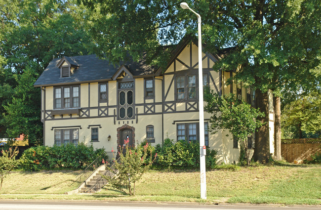 1872 Poplar Ave in Memphis, TN - Building Photo - Building Photo