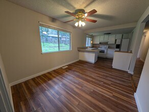 3683 Briarwood Dr SE in Port Orchard, WA - Building Photo - Building Photo