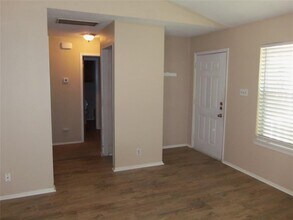 9616 Sugar Hill Dr in Austin, TX - Building Photo - Building Photo