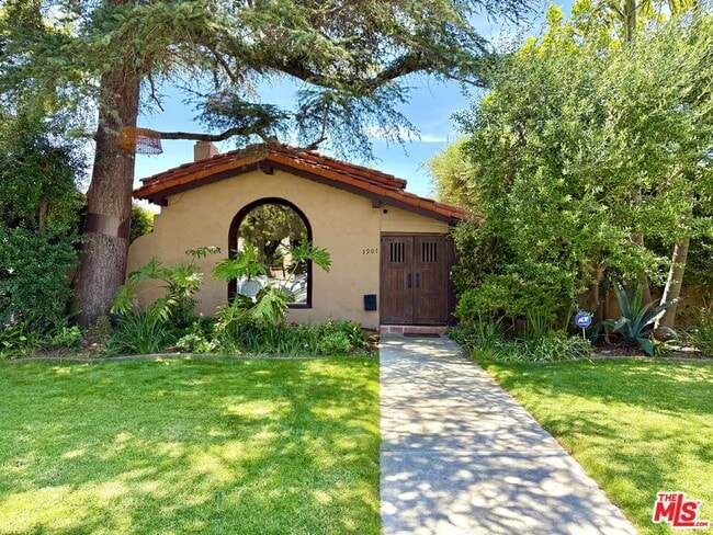 property at 1901 Westholme Ave