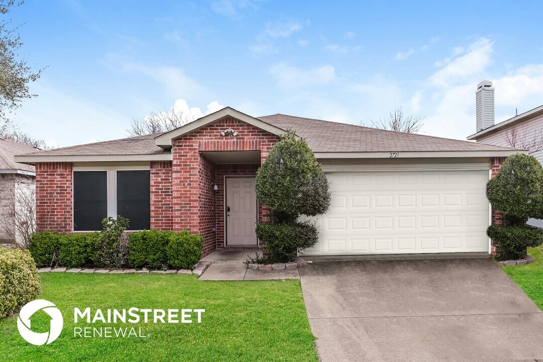 2721 Meadowlark Dr in Mesquite, TX - Foto de edificio