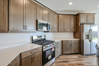 7591 W Honeysuckle Dr in Peoria, AZ - Building Photo - Building Photo