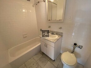 5 AVENUE, Unit 12E in New York, NY - Building Photo - Building Photo