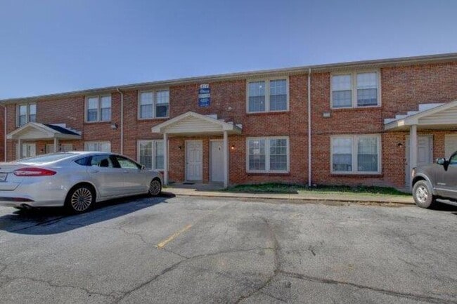 property at 812 Golf View Pl