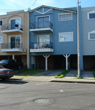 654 Sylvan St in Daly City, CA - Foto de edificio - Building Photo