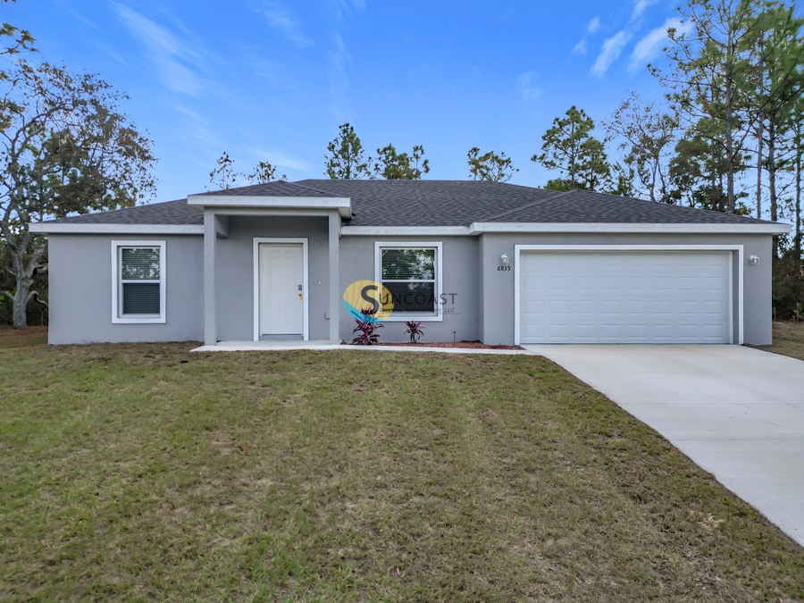 6839 N Sandborn Loop in Citrus Springs, FL - Foto de edificio