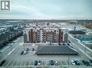 728 Brownstone Dr in Lakeshore, ON - Building Photo - Building Photo