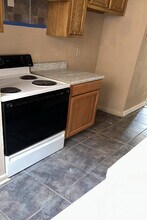 2117 Giuffrias Ave in Metairie, LA - Foto de edificio - Building Photo