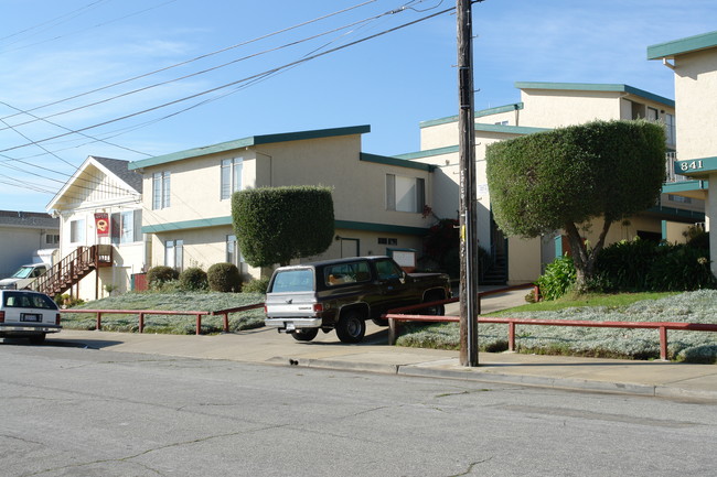 833 Olive Ave in South San Francisco, CA - Foto de edificio - Building Photo