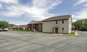 Twin Lakes Manor in Twin Lakes, WI - Foto de edificio - Building Photo