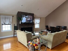 34 Davis St in Revere, MA - Building Photo - Building Photo