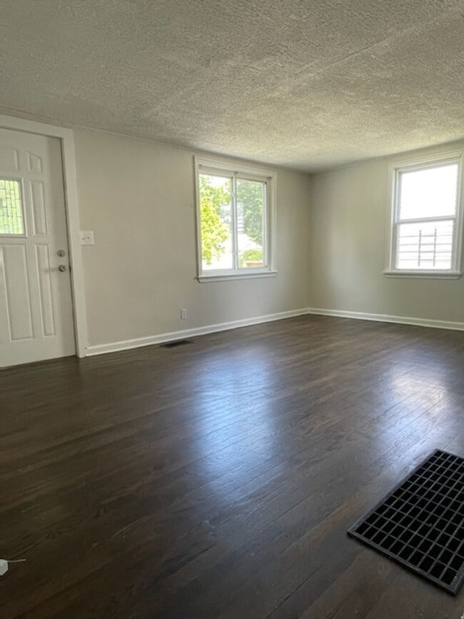 574 N Champion Ave in Columbus, OH - Building Photo - Building Photo