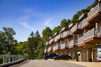 59 Mont Chateau Rd in Morgantown, WV - Building Photo - Building Photo