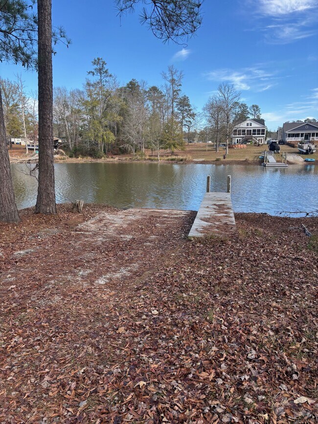 61 Duckbill Rd in Prosperity, SC - Foto de edificio - Building Photo