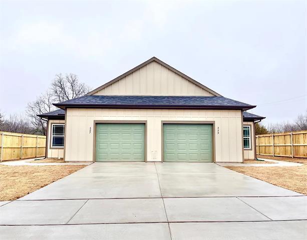 327 E Nelson St in Denison, TX - Building Photo - Building Photo