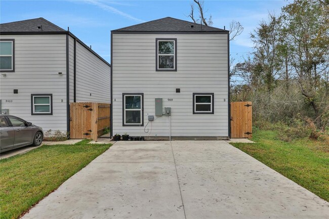9405 Madera Rd in Houston, TX - Building Photo - Building Photo