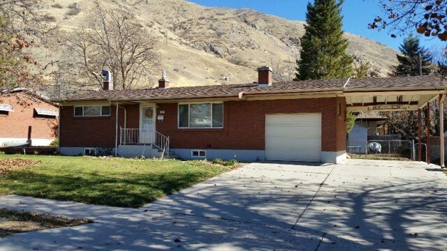 236 N 1040 E St in Springville, UT - Building Photo