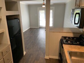 4335 Cedar Springs Rd-Unit -116 in Dallas, TX - Building Photo - Building Photo