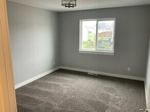 712-726 26 St NW in Mandan, ND - Building Photo - Building Photo