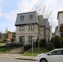 3003 Birch St in Vancouver, BC - Building Photo