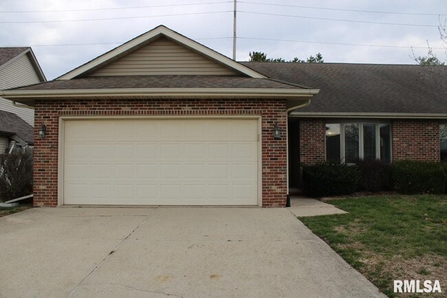 2807 Cronin Dr in Springfield, IL - Building Photo - Building Photo