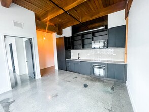 2061 N Southport Ave in Chicago, IL - Building Photo - Building Photo