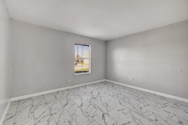 Buena Villa Apartments in Houston, TX - Building Photo - Building Photo