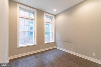 135 N 3rd St in Philadelphia, PA - Foto de edificio - Building Photo