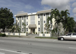 Apartamentos Gijon in Miami, FL - Building Photo - Building Photo