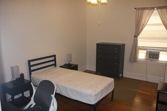 1417 W Rosemont Ave, Unit 1W in Chicago, IL - Building Photo - Building Photo