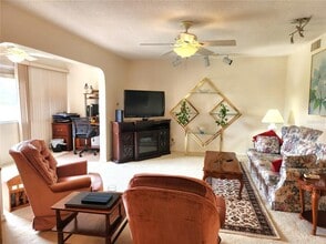654 Midway Dr in Ocala, FL - Building Photo - Building Photo