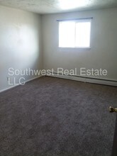 175 Monroe Ave-Unit -B in Green River, WY - Building Photo - Building Photo