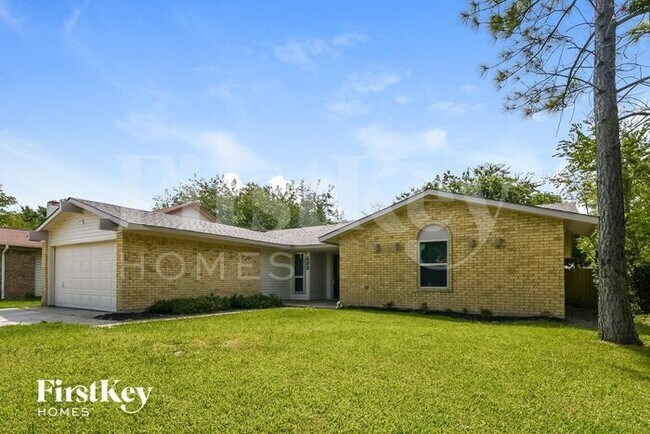 333 E Springdale Ln in Grand Prairie, TX - Building Photo - Building Photo