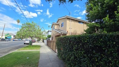 6616 S Figueroa St in Los Angeles, CA - Building Photo - Building Photo