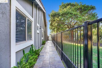 21 Ironwood in Oakland, CA - Building Photo - Building Photo