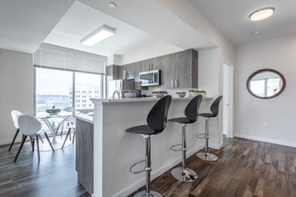 NV @ Harbor Point in Stamford, CT - Foto de edificio - Interior Photo