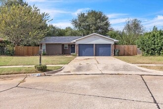 1611 Briarcliff Ct in Norman, OK - Building Photo - Building Photo